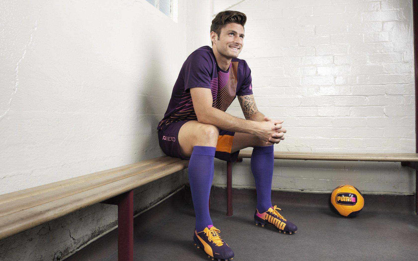 点球大战惊心动魄，蓝鹰绝杀红魔挺进决赛